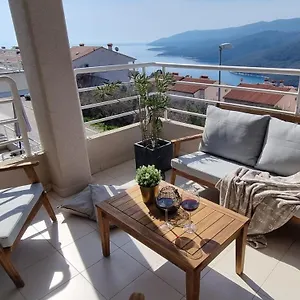Cami -stylish With A Beautiful Seaview Apartment